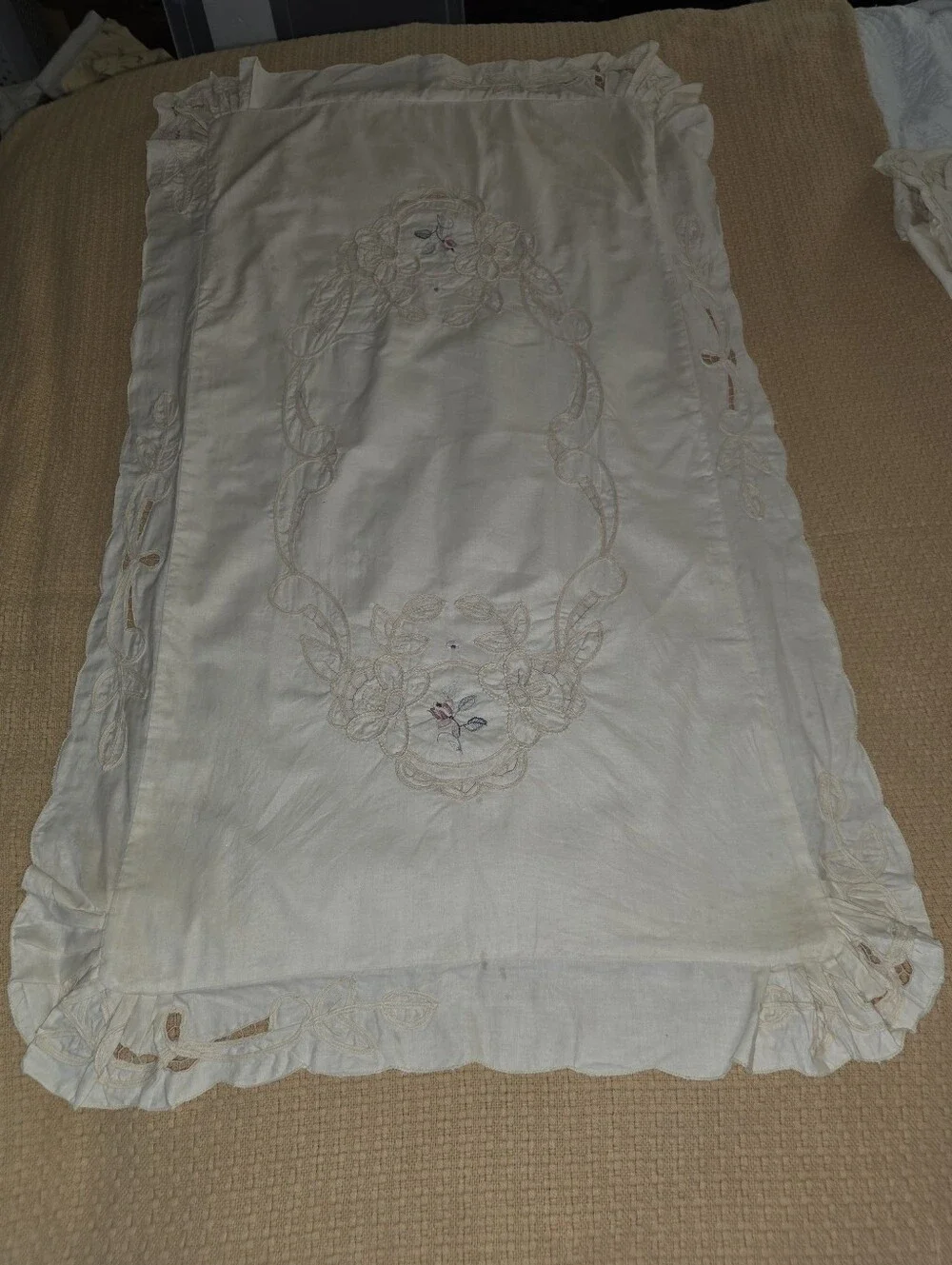 Vintage 1970s 1960s King Size Embroidered Ruffle Fancy Pillowcases Set of 2